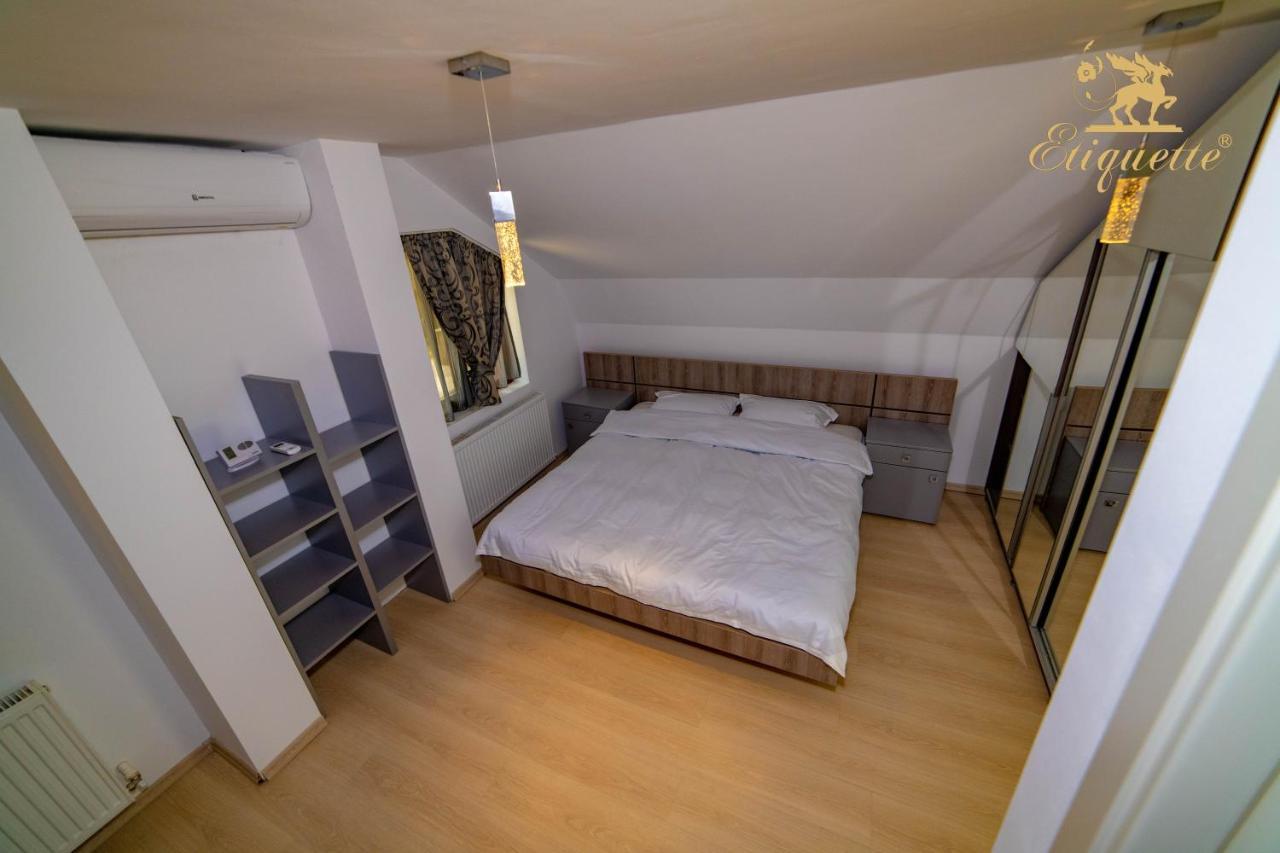 Villa Etiquette Deva Buitenkant foto