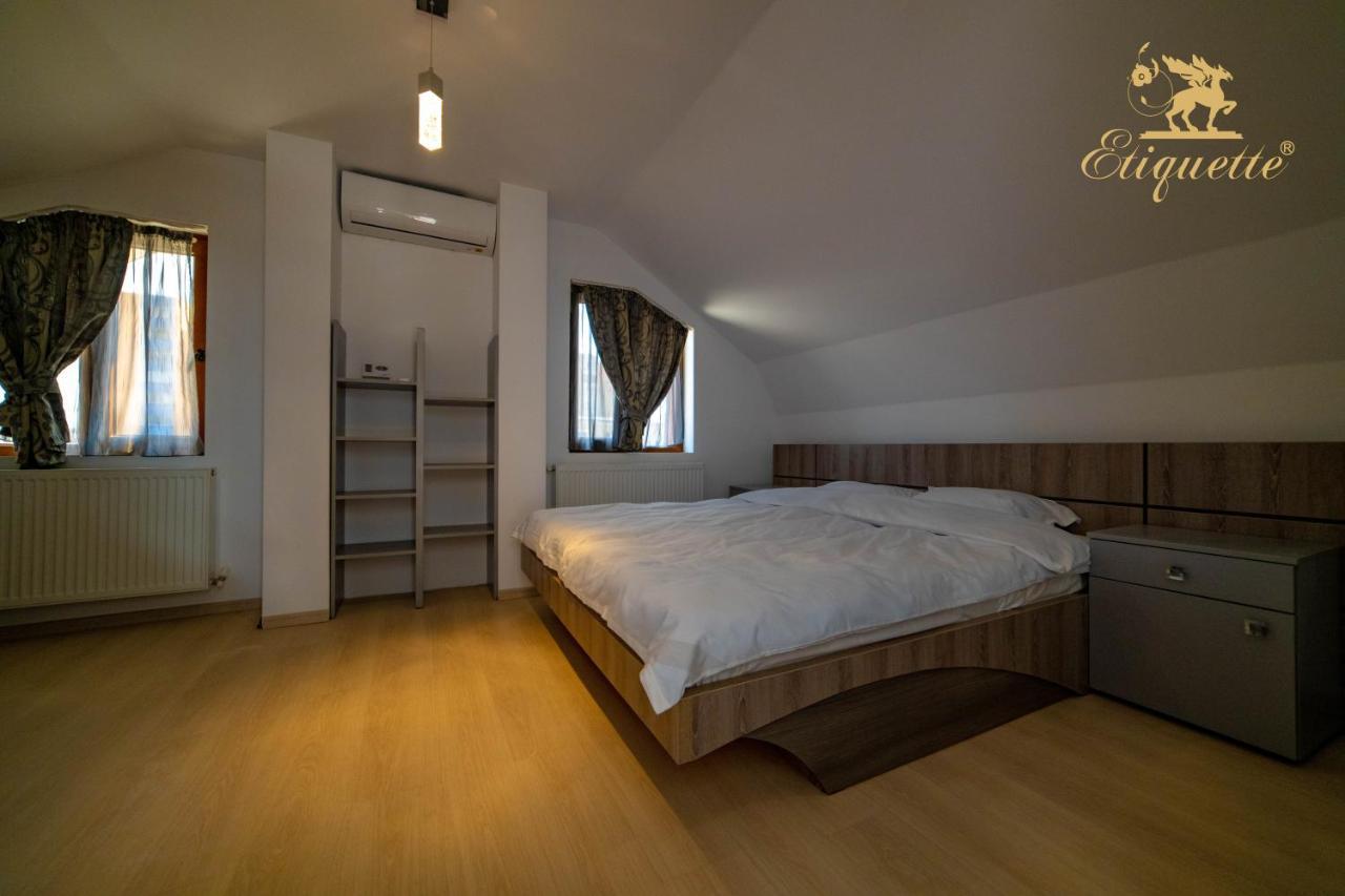 Villa Etiquette Deva Buitenkant foto