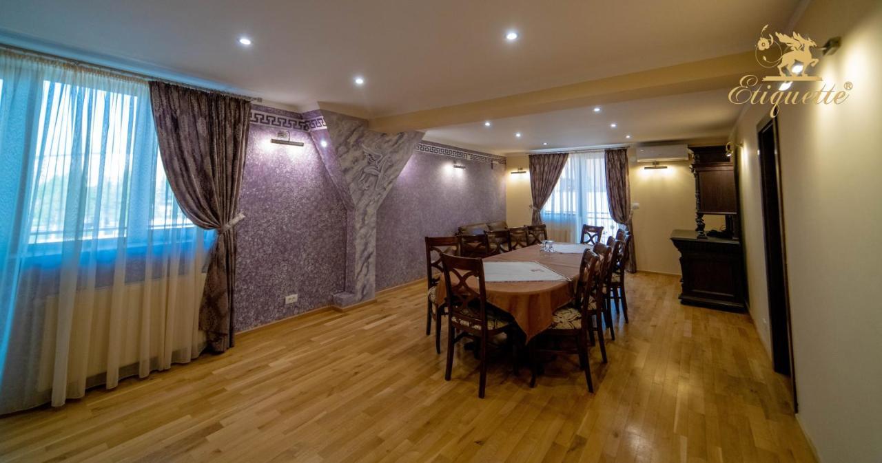 Villa Etiquette Deva Buitenkant foto