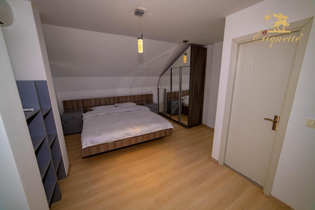 Villa Etiquette Deva Buitenkant foto